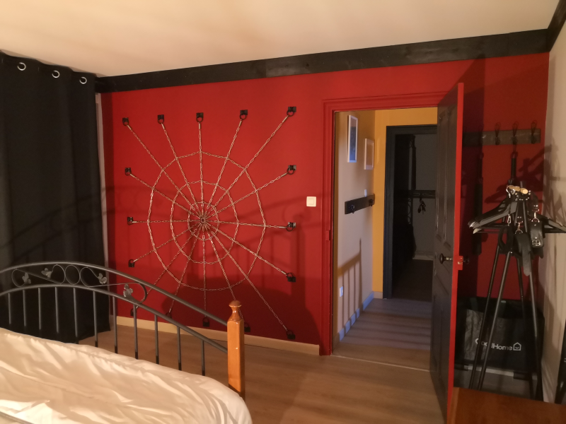 chambre toile refuge antre des vices